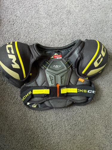 Youth Medium CCM Tacks AS-V Pro Shoulder Pads (Used)