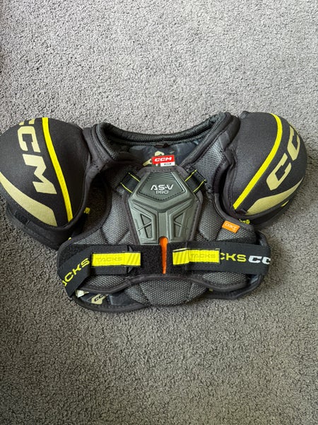 Youth Medium CCM Tacks AS-V Pro Shoulder Pads (Used)