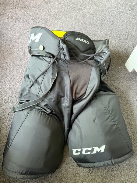 Small Senior CCM Tacks 9550 Hockey Pants (New)