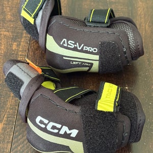 Medium Youth CCM Tacks AS-V Pro Elbow Pads (Used)
