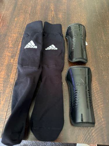 Unisex Medium Adidas Shin Guards (New) Youth