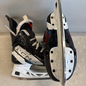 Used CCM JETSPEED FT680 Junior Hockey Skate Junior 01 11858-S000077828