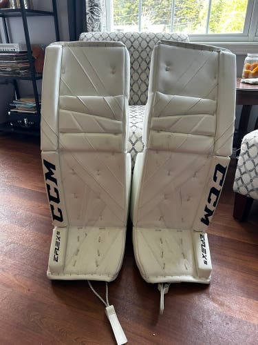 34"  CCM Eflex 5 Goalie Leg Pads (Used)