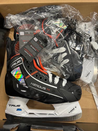 2024 True HZRDUS 7X Hockey Skates Size 2.5 (New)