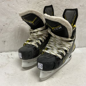 Used CCM SUPER TACKS 9380 Junior Hockey Skate Junior 02.5 11855-S000189130