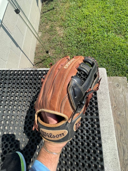 2019 Wilson RH Outfield A2000 Baseball Glove 12.75" (Used)