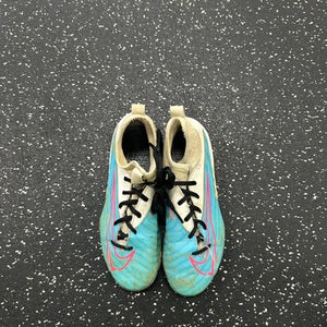Used Nike Soccer Cleats Carolina Blue Junior 04 11849-S000030453