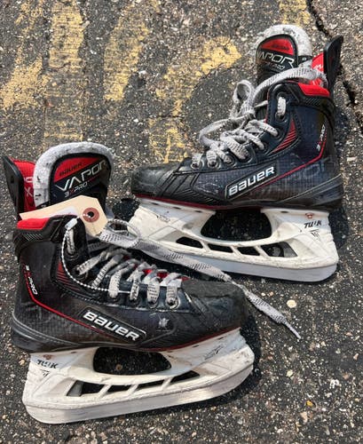 Junior Bauer Vapor 3X Pro Hockey Skates | Size 1.5 (Used)