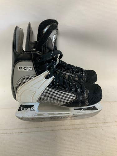 Used CCM POWERLINE 550 Junior Hockey Skate Junior 01 11823-S000033386