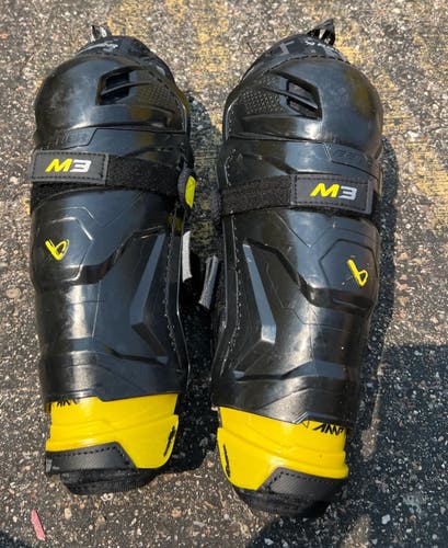Junior Bauer Supreme M3 Shin Pads 11" (Used)