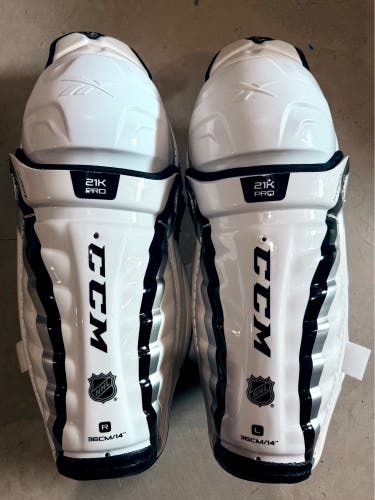 14” CCM 21K PRO SR SHIN PADS