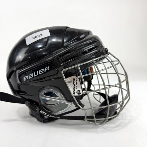 Used Black Bauer 7500 Helmet with Cage | M | E652