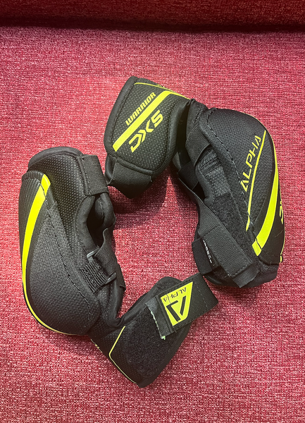 Junior Large Warrior Alpha DX5 Elbow Pads