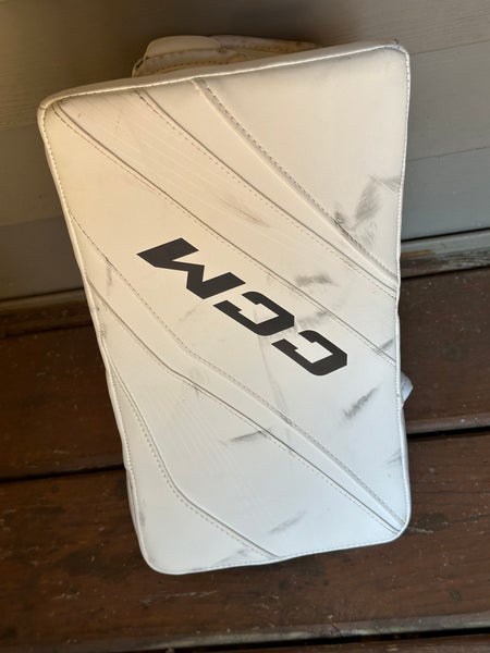Junior CCM EFlex 6.5 Blocker (Regular Side)