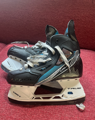 2020 True TF9 Hockey Skates Regular Width 5.5 (Used)