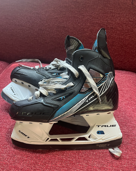 2020 True TF9 Hockey Skates Regular Width 5.5 (Used)