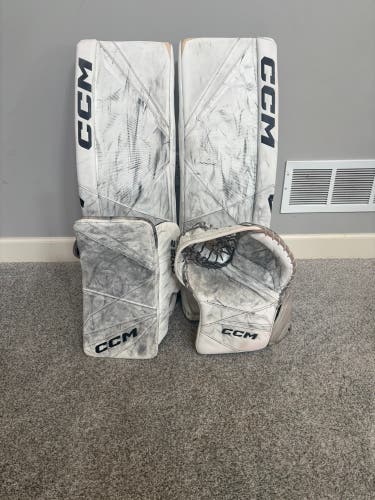 34"  2022 CCM Axis 2.9 Regular Goalie Full Set  (Used)