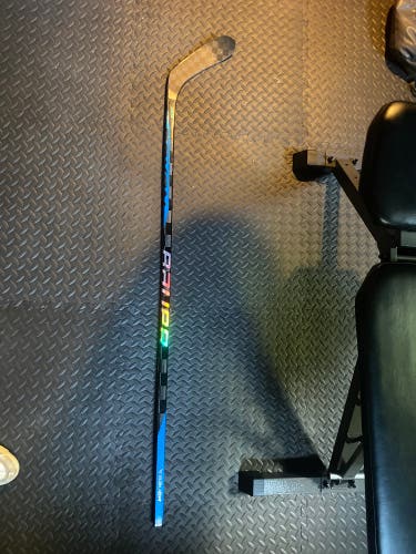 Bauer Nexus Sync Right 65 P28 Intermediate Hockey Stick