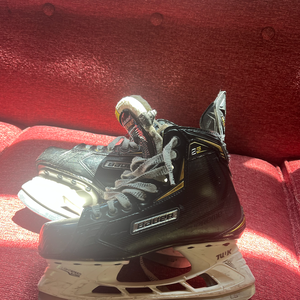 Bauer Supreme 2S Hockey Skates Regular Width Size 5