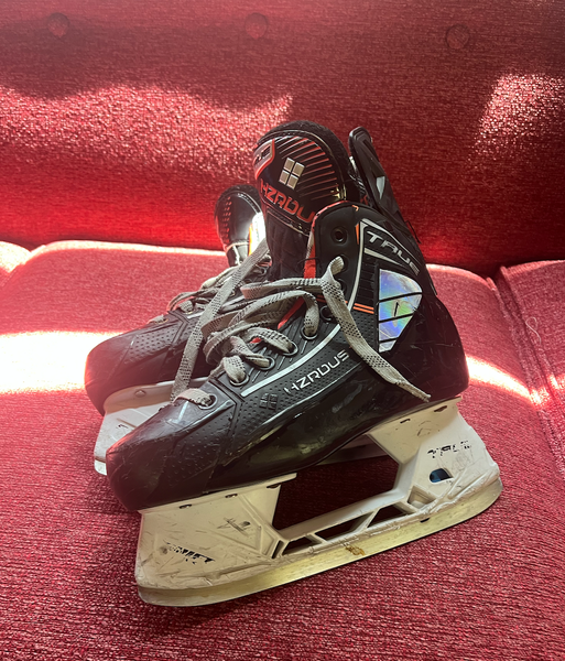 True HZRDUS 7X Hockey Skates Regular Width Size 4 (Used)