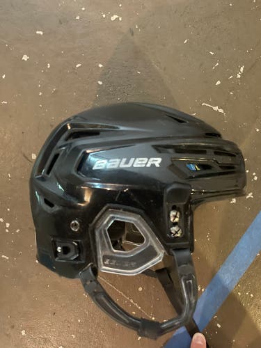Medium Bauer Re-Akt 150 Helmet  (Used)