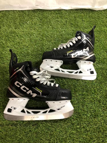 Senior CCM Tacks XF 80 Hockey Skates Regular Width 8 (New)