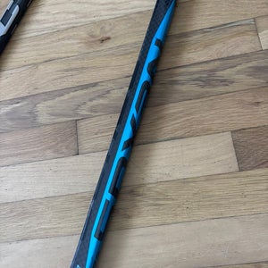 Intermediate Bauer Nexus E5 Pro Right Handed Hockey Stick P28 (Used)