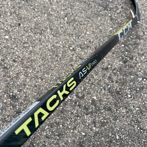 Senior CCM Tacks AS-VI Pro Hockey Stick Right Handed P88 (Used)