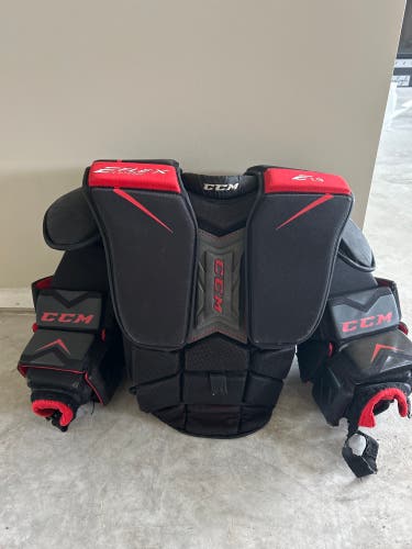 Large/Extra Large 2016 CCM Extreme Flex E1.5 Goalie Chest Protector (Used)