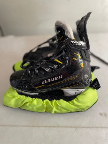 Bauer Supreme M5 Pro Hockey Skates Regular Width Pro Stock Size 1 (Used)