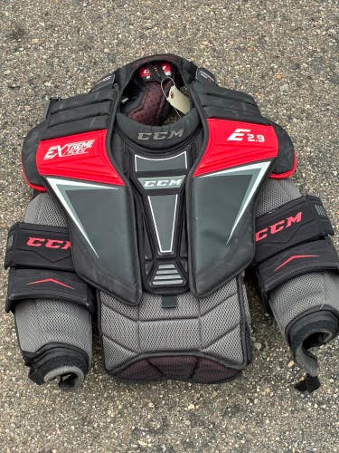 Intermediate Medium CCM Extreme Flex Shield E2.9 Goalie Chest Protector (Used)