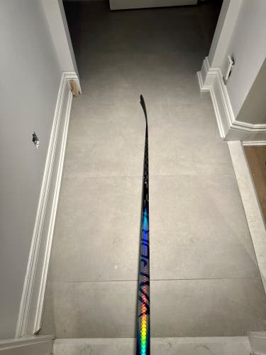 Bauer Vapor FlyLite Right Handed (NHL Stick + Similar to P88)