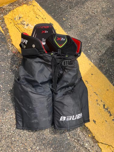 Black Senior Medium Bauer Vapor X2.9 Hockey Pants (Used)