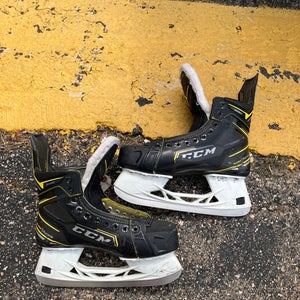 Senior CCM Super Tacks 9380 Hockey Skates Regular Width 7 (Used)
