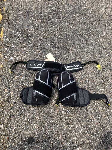 Senior Large CCM Tacks 9550 Elbow Pads (Used)