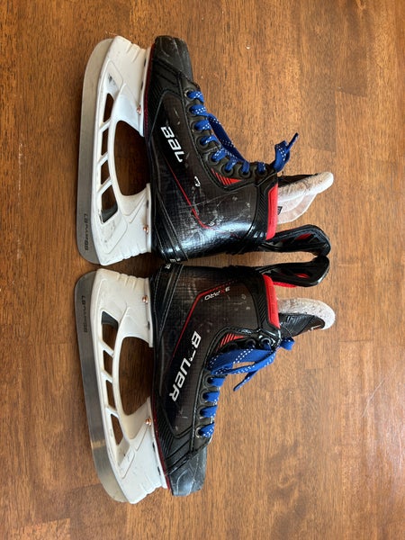 Bauer Vapor 3X Pro Hockey Skates Extra Wide Width  Size 1 (Used)