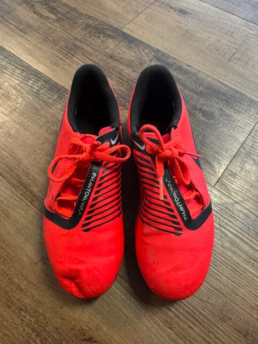 Orange Nike Phantom Cleats Kids 3.5Y (Big Kids / Youth)