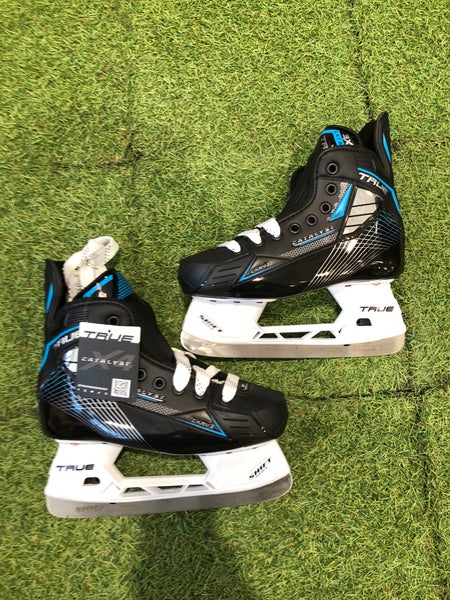 Junior True Catalyst 3X4 Hockey Skates Regular Width Size 3.0 (Used)