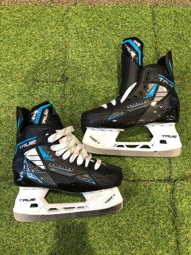 Intermediate True Catalyst 3X4 Hockey Skates Regular Width Size 6.5 (New)