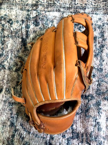 Outfield RH Easton Small Batch No. 44 C53 Model Horween Baseball Glove 12.25" (Used)