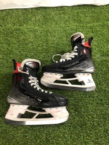 Intermediate Bauer Vapor X5 Pro Hockey Skates Size 5.5 (Used)