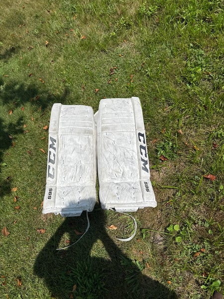 28+1* CCM Revolution 595 Goalie Leg Pads (Used)