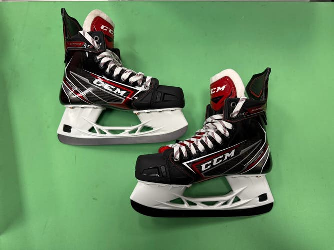 NEW Senior CCM JetSpeed FT2 Hockey Skates Size 7