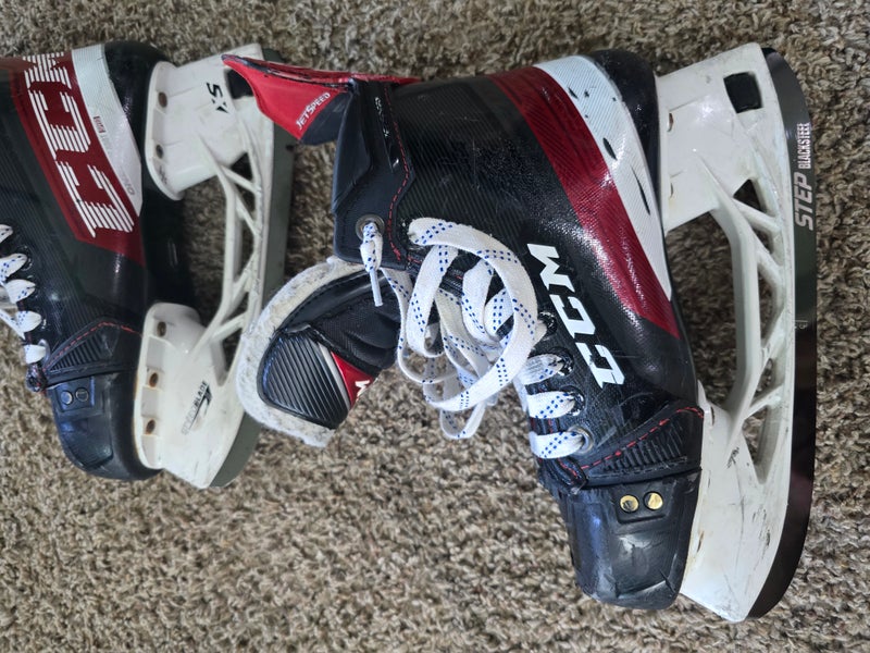 CCM JetSpeed FT4 Hockey Skates Regular Width Size 4 (Used)