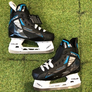 Junior True Catalyst 3X4 Hockey Skates Regular Width Size 2.0 (New)