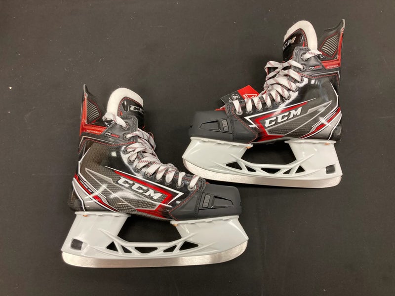 NEW Senior CCM JetSpeed FT490 Hockey Skates Size 8