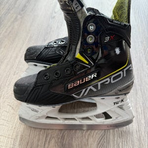 Bauer Vapor 3X Hockey Skates Extra Wide Width  Size 1.5 (Used)