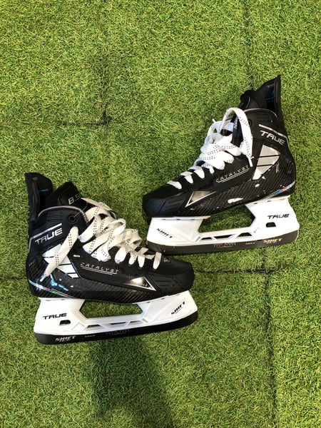 Senior True Catalyst 9X4 Hockey Skates Regular Width 8.5 (New)