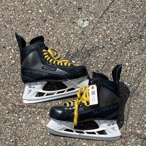 Senior Bauer Supreme 160 Hockey Skates Regular Width 11 (Used)
