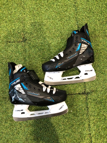 Intermediate True Catalyst 3X4 Hockey Skates Regular Width Size 5.5 (New)